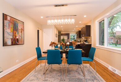 6256 N Sacramento Ave, Chicago, IL 60659 - photo 2