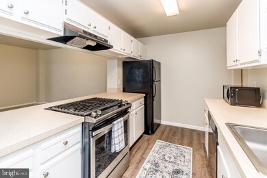 500 Waters Edge Dr unit 500, Newark, DE 19702 - photo 7