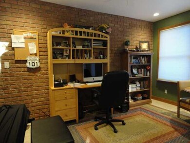 Studio/Study/Office.