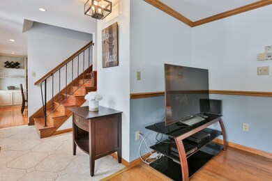 18 Woodside Dr, Londonderry, NH 03053 - photo 2