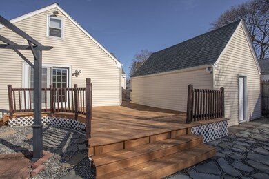 25 Hutchinson Ave, Pawtucket, RI 02861 - photo 6