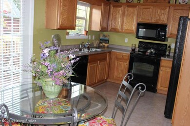 318 Forest Ridge Dr, Mount Washington, KY 40047 - photo 3
