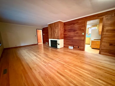 2221 Pinehurst Ct, Midland, MI 48640 - photo 3