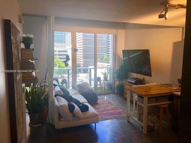 Centro unit 409, Miami, FL 33131 - photo 4