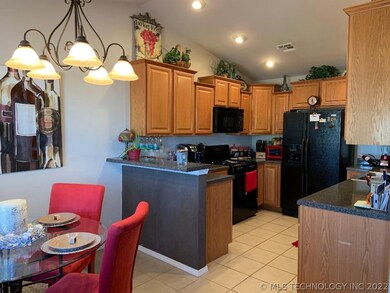 8913 S 257th East Place, Broken Arrow, OK 74014 - photo 7