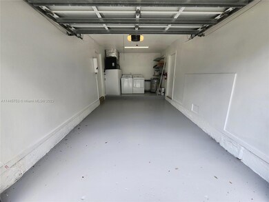 unlisted-address, Davie, FL 33325 - photo 4