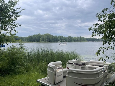 5669 Lakeview Blvd, Goodrich, MI 48438 - photo 4