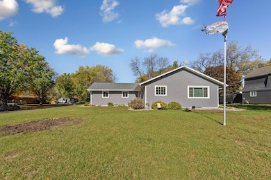 521 12th St, Heron Lake, MN 56137 - photo 2