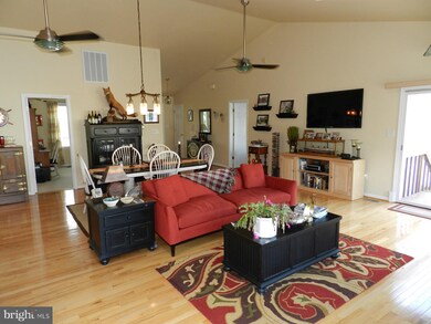 125 Riverview Cir, Colonial Beach, VA 22443 - photo 7