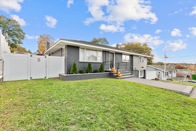 20 Weber St, East Haven, CT 06512 - photo 2