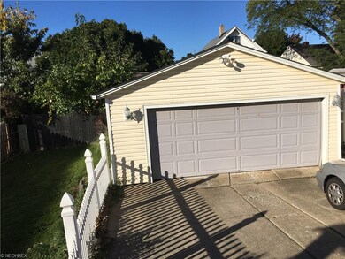 2 car garage!!!