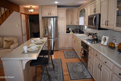 801 Whipple Tree Ct W, Lords Valley, PA 18428 - photo 6