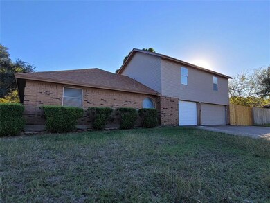 5353 Lynda Ct, North Richland Hills, TX 76180 - photo 2