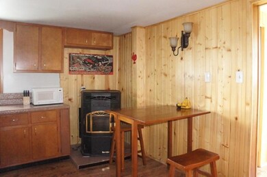 Eating Area (800x532)