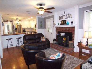 Family room OPEN to Kitchen