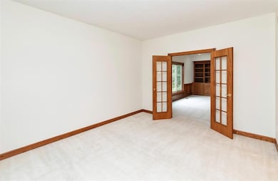 FrontSittingRoomToFamilyRoom