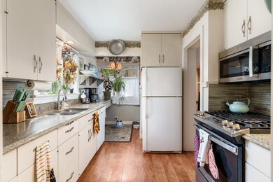 233 N Calvin Park Blvd, Rockford, IL 61107 - photo 4