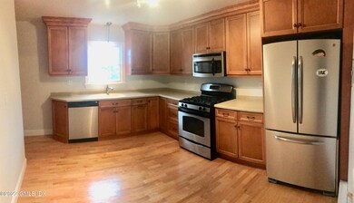 57 Locust St unit 2, Greenwich, CT 06830 - photo 3