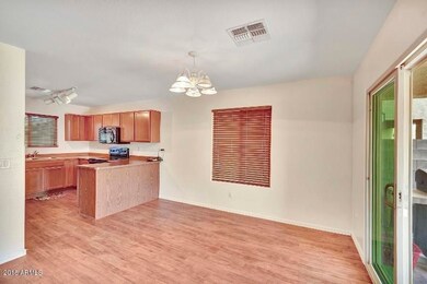 7 Kitchen Dining (800x534)