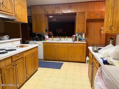 230 Vardaman St N, Wiggins, MS 39577 - photo 2