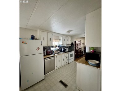 1809 26th St, La Grande, OR 97850 - photo 4