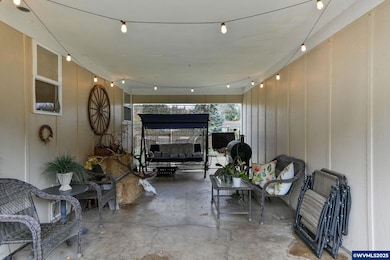 704 Cliff Ct, Silverton, OR 97381 - photo 4