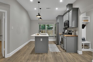 8 N Brook Pebble Ct, Spring, TX 77380 - photo 5