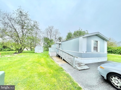 1024 Warm Spring Rd unit 26, Chambersburg, PA 17202 - photo 2