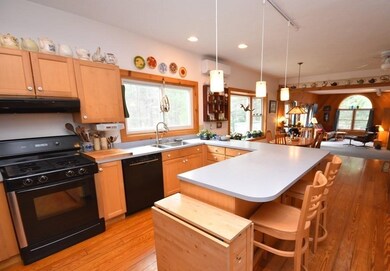 555 Market Hill Rd, Amherst, MA 01002 - photo 5