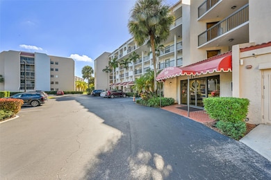 Lakes of Environ unit A305, Lauderhill, FL 33319 - photo 4