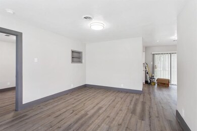 10410 Hollyglen Dr, Houston, TX 77016 - photo 5