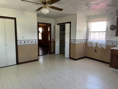 826 S Adams St, Hugoton, KS 67951 - photo 4