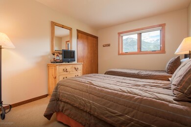 Upper Level Guest Twin Bedroom