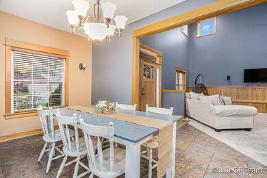 5 Living & Dining
