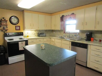 704 Barnes Rd, Cleburne, TX 76031 - photo 6