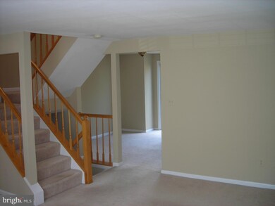 13854 Laura Ratcliff Ct, Centreville, VA 20121 - photo 4