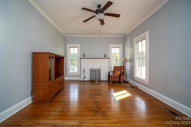 627 S Mulberry St, Statesville, NC 28677 - photo 7