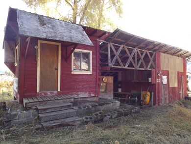 Cabin 2 + shed
