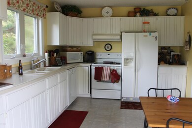 4  Kitchen