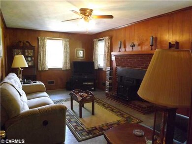 Den/Family/Great Room - Family Room has vinyl floo