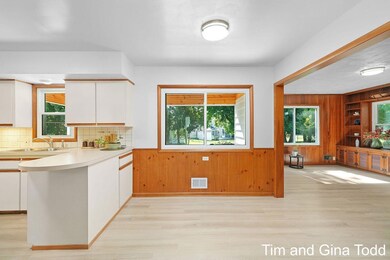 Eat in Kitchen