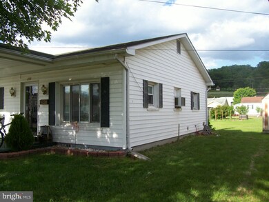 208 Chipley Ln, Moorefield, WV 26836 - photo 3