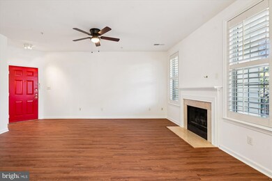 1314 Garden Wall Cir unit C, Reston, VA 20194 - photo 5