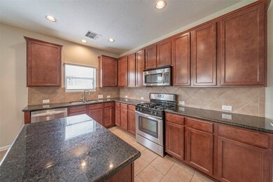 5219 Mcgrath Dr, Alvin, TX 77511 - photo 5