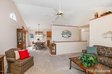 1464 Hamily Ct NE, Grand Rapids, MI 49505 - photo 3