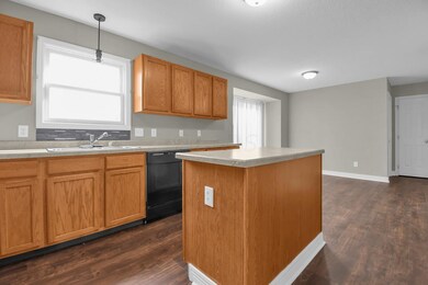 13-web-or-mls-3684-pendent-ln