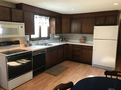 172 Whippoorwill Cir, Mashpee, MA 02649 - photo 5