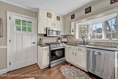 Kitchen entrance 19-31673148