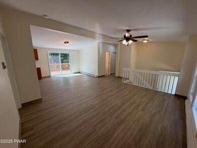 1073 Deer Run E, Bushkill, PA 18324 - photo 5