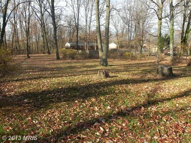 7905 Westwood Ct, Clinton, MD 20735 - photo 2